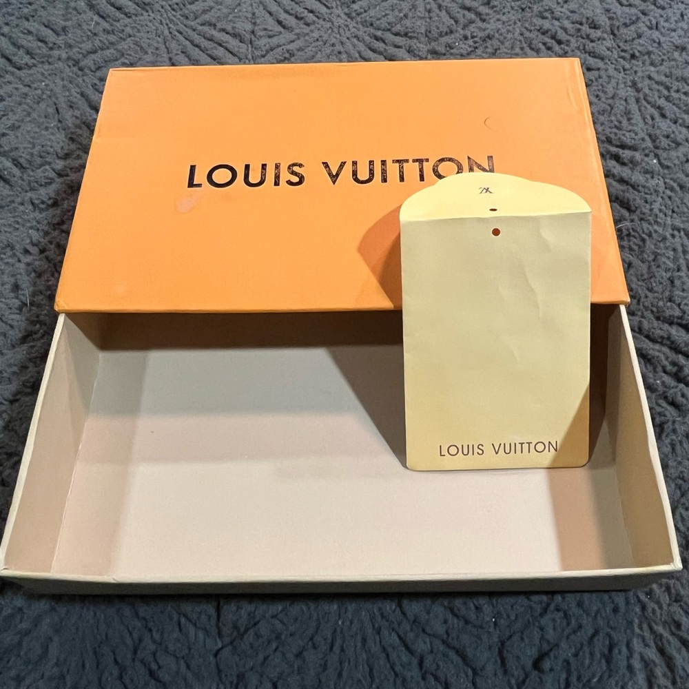Louis Vuitton Box - Picture 2 of 3